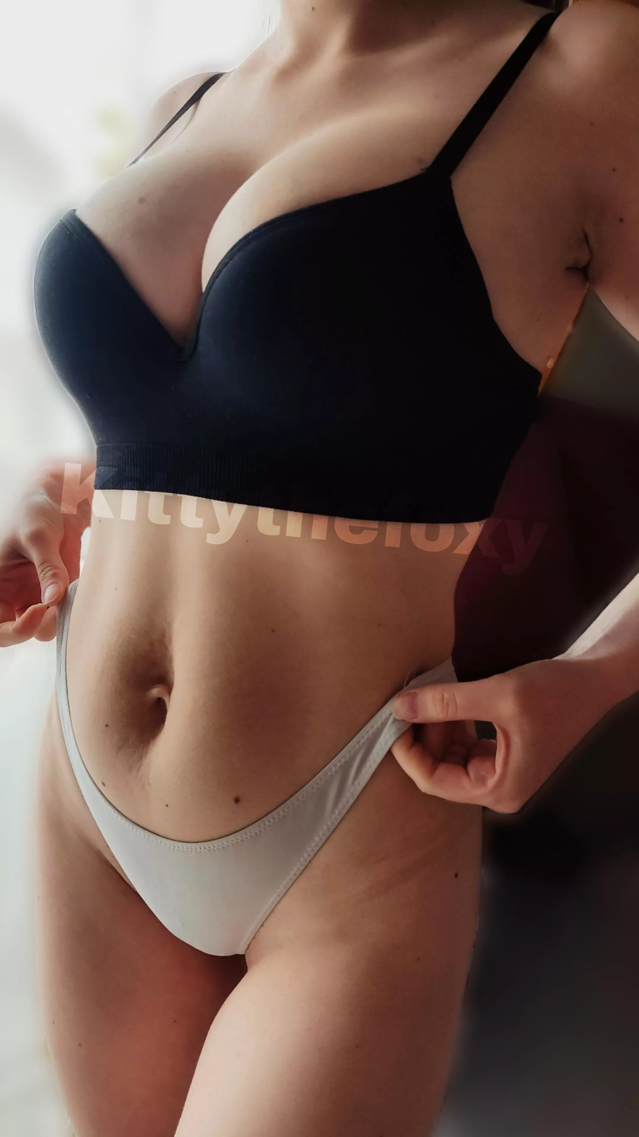 Mommy welcomes you with a warm hello and then clothes off posted by kittythefoxy