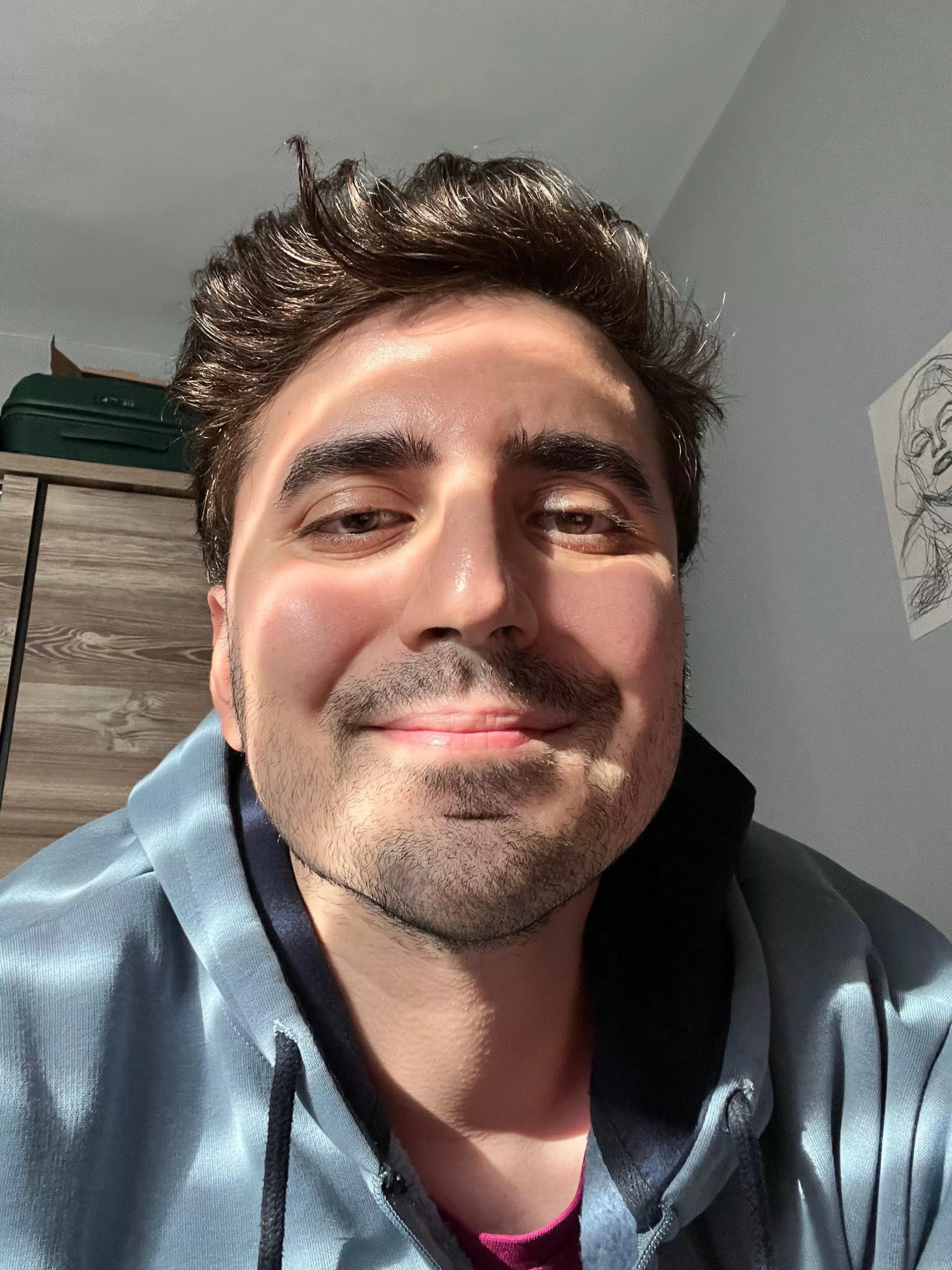 One of the few photos that I look cute, wanted to share posted by 2mtalldude