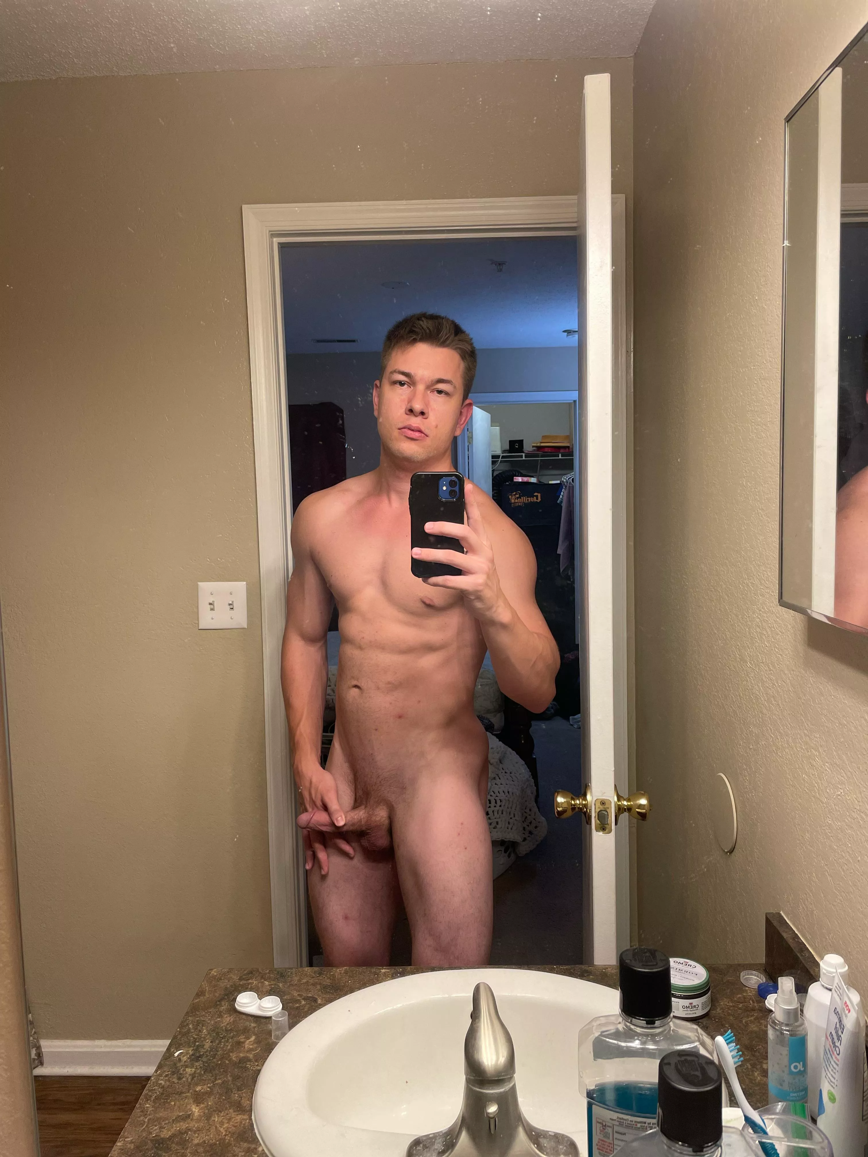 Ready to fuck posted by StrippingViolinist