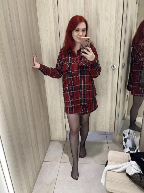 Red❤️ by ichigo_emaa