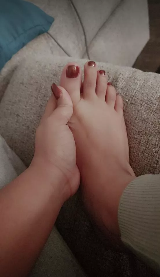 Would you cum on feet..? posted by Nasheyy