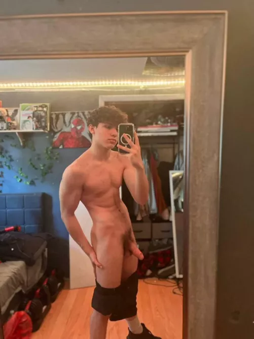 19 into trading other guys nudes and jerking together while we see them, @ricky_castle1 by preodfjed