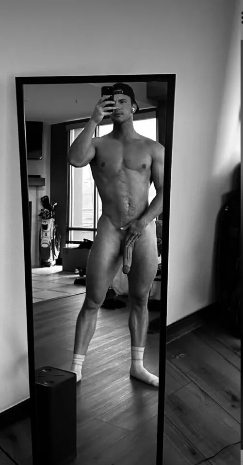 [26] just your average 6’3 215 lb gym bro by FLEXXAPPEAL