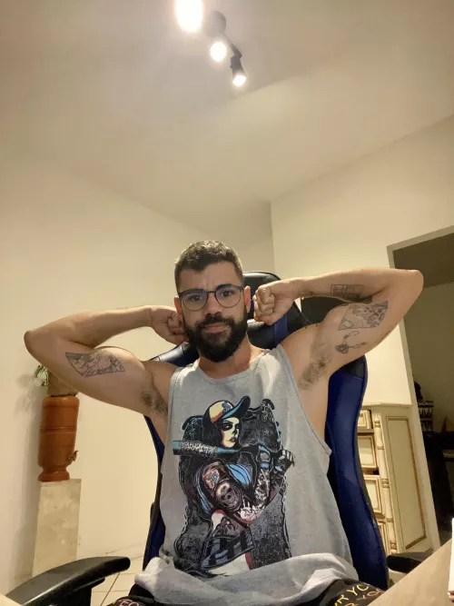 come to help me while I code by powerguidos_