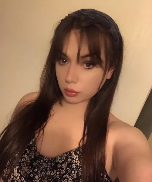 do you think I’m pretty? 🥺 by alliemayne20