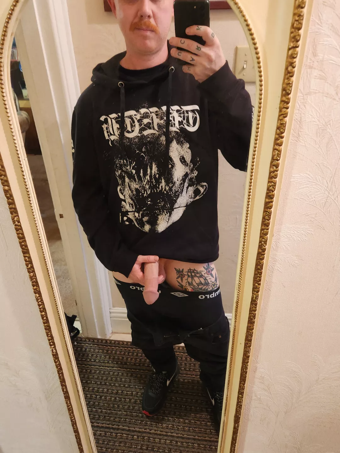 I put that dick in your face. Now what you gunna do with it? posted by tatty-daddy1