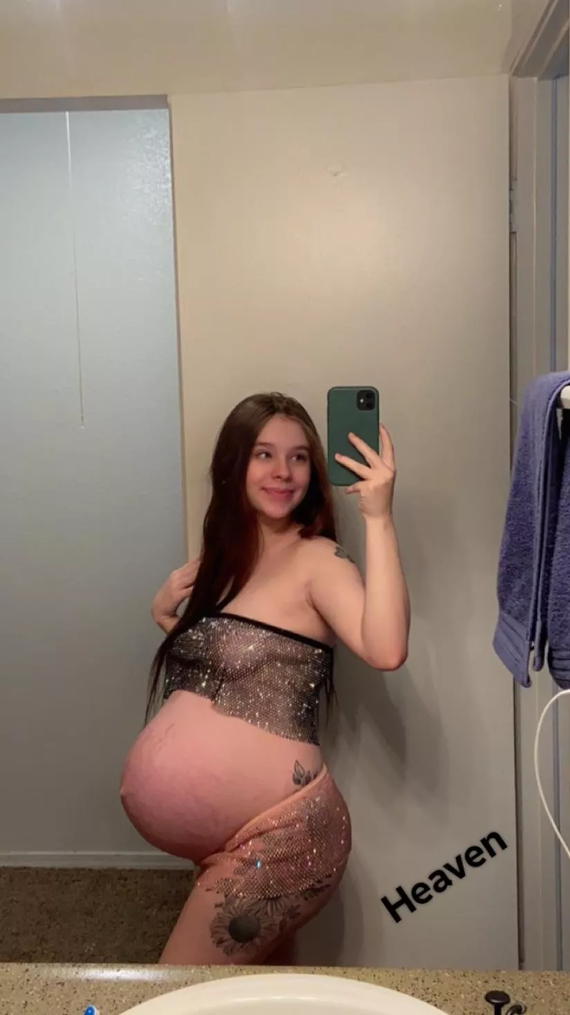 I’m so big and pregnant, if you ate me out right now I wouldn’t see your face ;) posted by Babygirl_Heaven