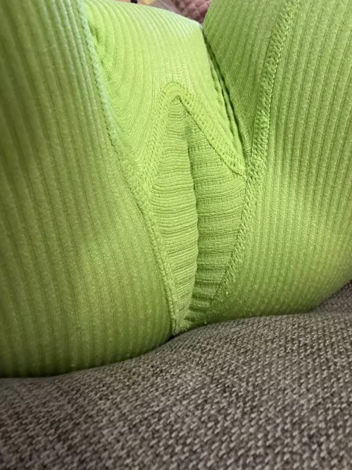 it turns me on when i do cameltoe by Finelydeal783