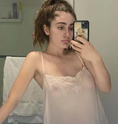 Rachel Sennot by williamsburg257