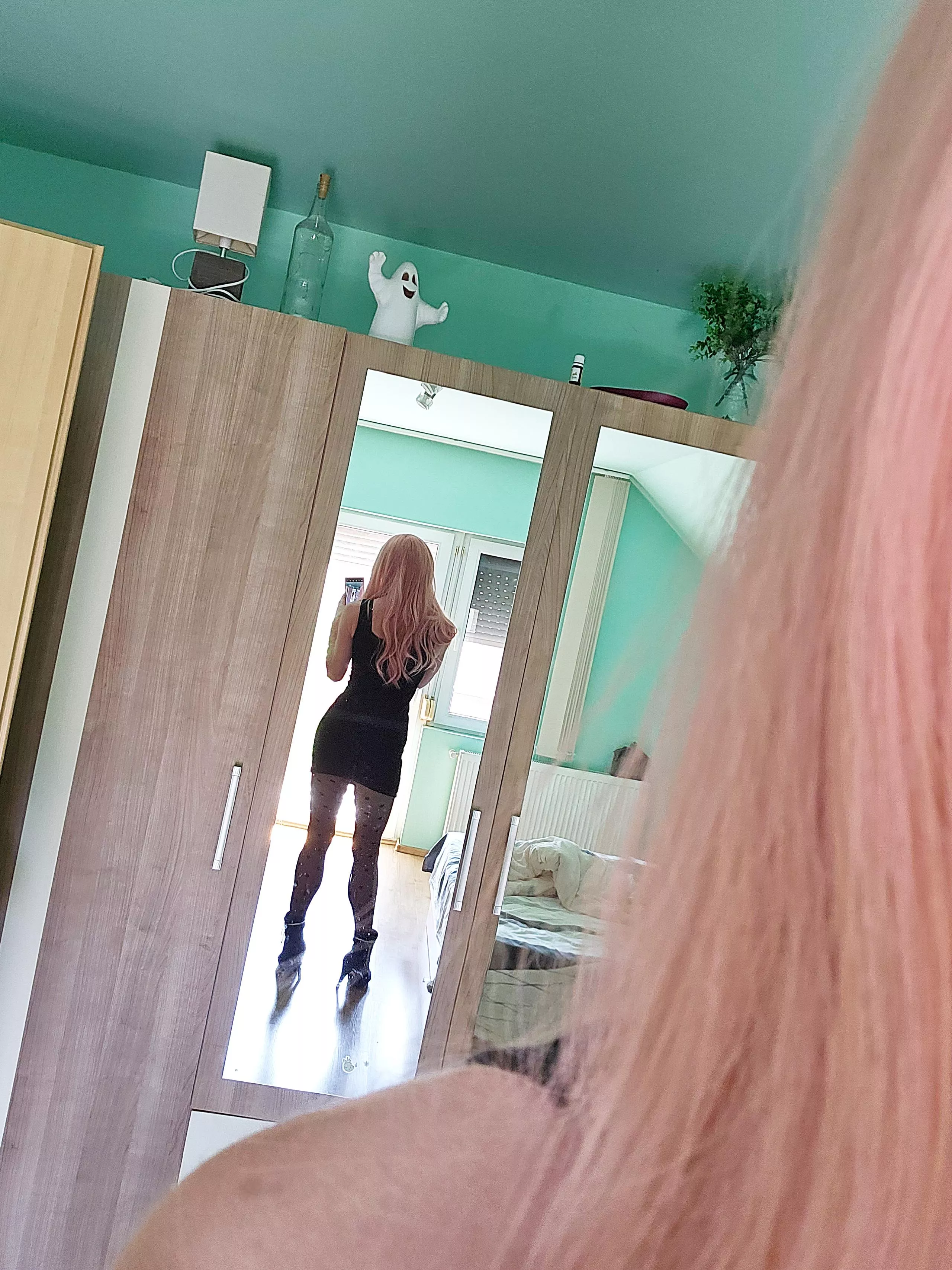 Say hi if you find me pretty enough for lunch 🤗 posted by Michel_to_Michelle