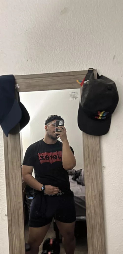 Workouts have me feeling great lately 😅 by redwolf811