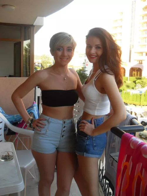 [2] Holiday friends by Salt-Bus-5579