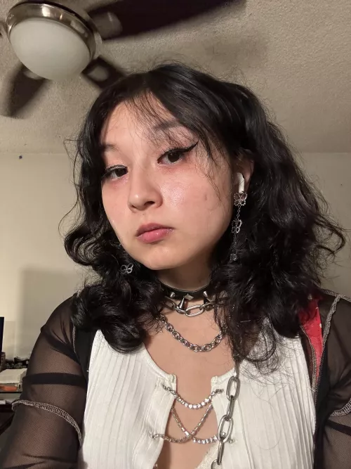 am i cute? by Imaginary_Look_9460