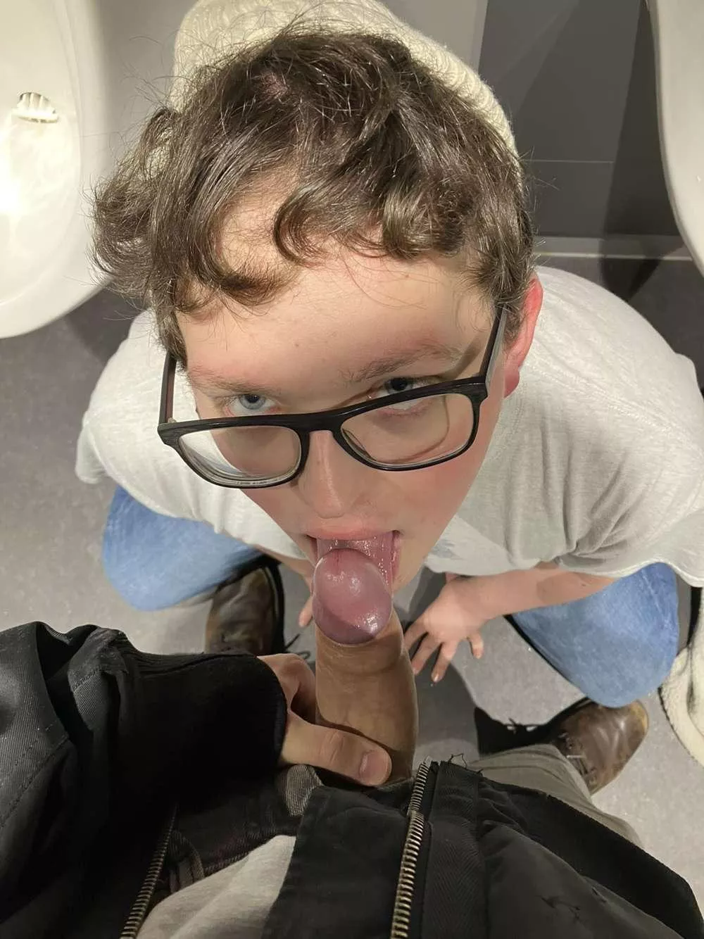 Can I be your urinal 😈😜 posted by Sub_2208