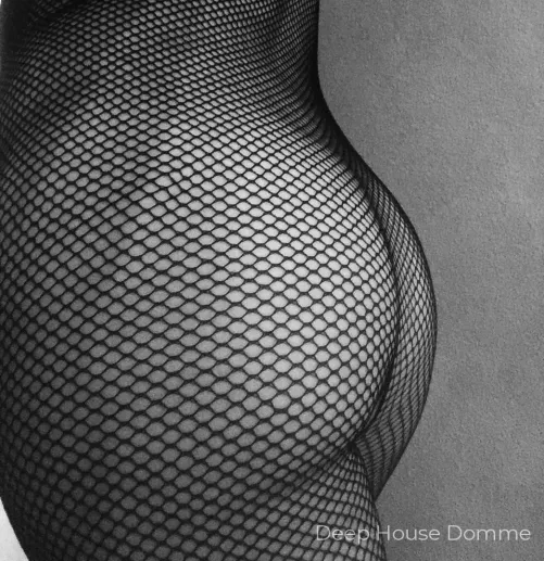 Curve Contrast by DeepHouseDomme