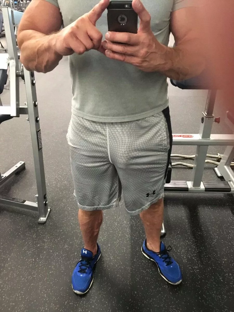 Got turned on in the gym 😳 posted by Shravan_shah