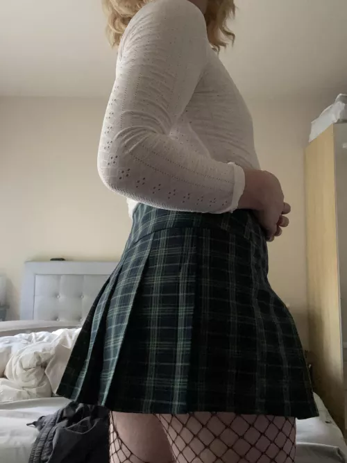 Hi 👉🏻👈🏻 by ThatGirlSadie