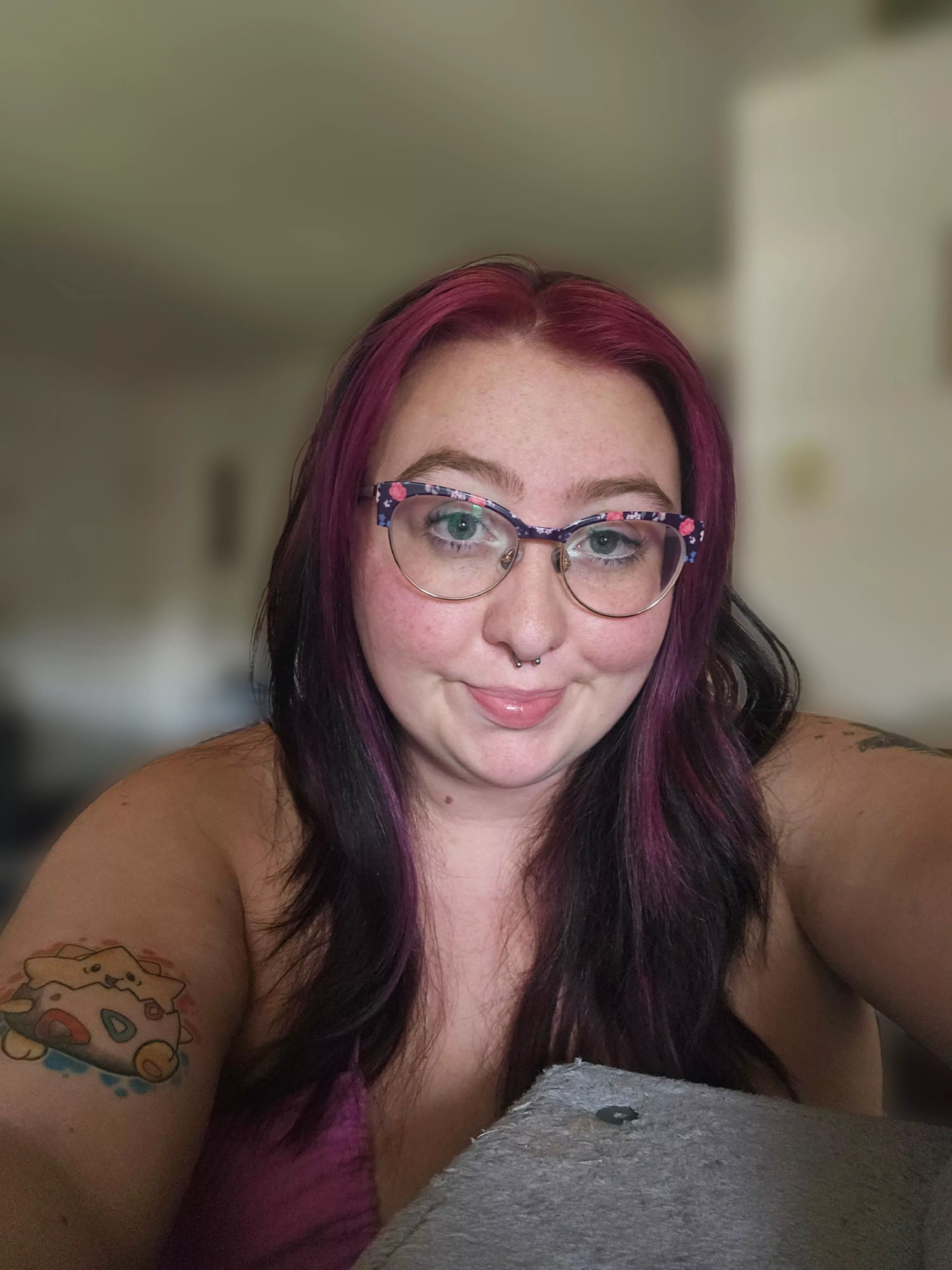 hope you're having a good week so far 🫶 posted by sapphiremelonz