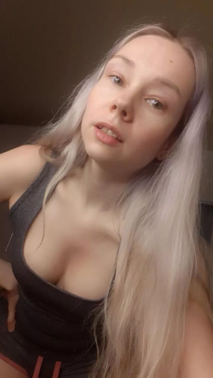 I don't need a bra even for my workout posted by leafoxy23