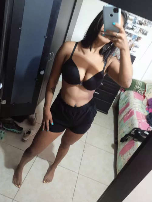 I feel alone in this house :/ by angelinagil