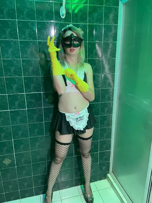 I'm your naughty maid by camyjugetona