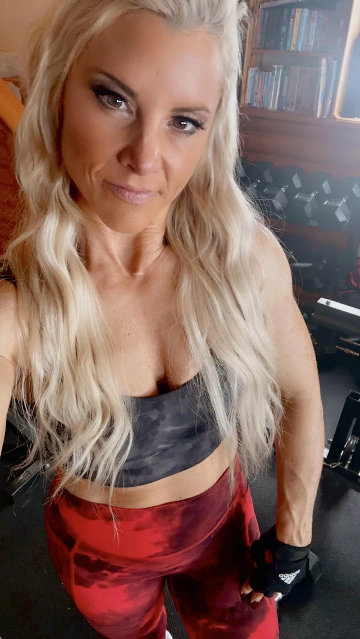 Leg day today... How about for you? What's your routine look like for this Wednesday? posted by Annafinefit