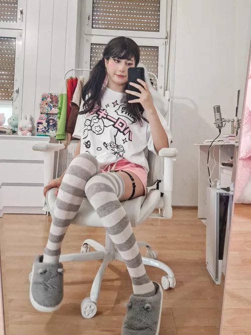 lets chill together! :3 💗 by puruchuu