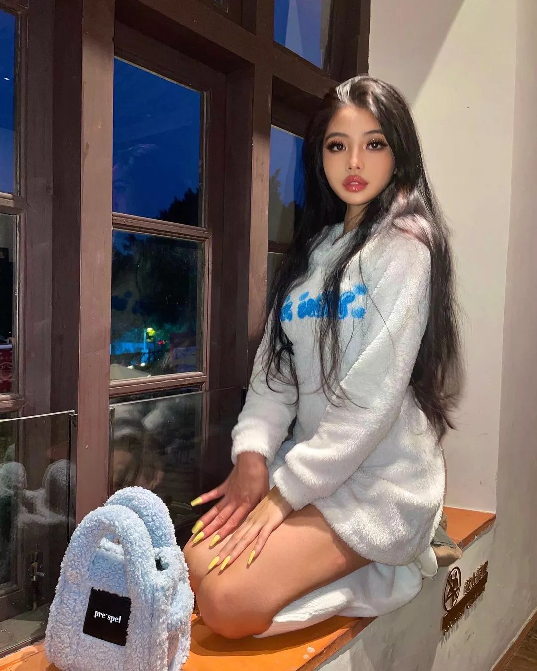 On her knees posted by Majestic_Painter8660