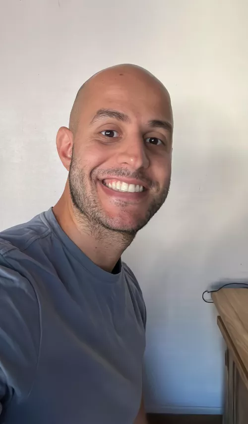 Smile and 🥚 by Modragorin