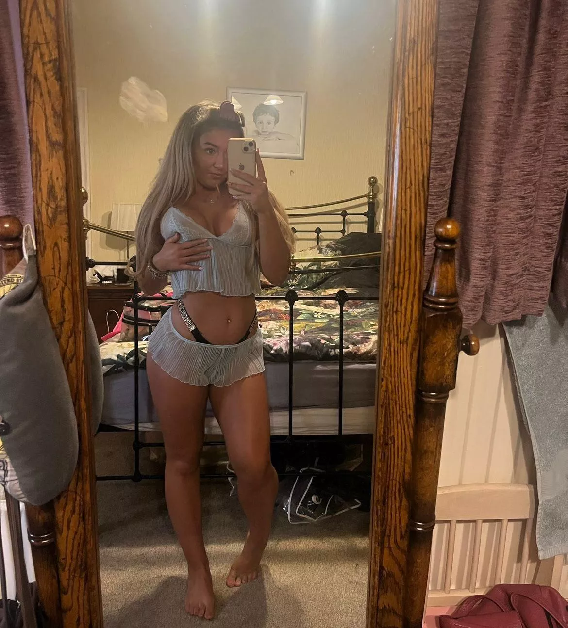 There's a lot to be imagined posted by Yourmaingirl-