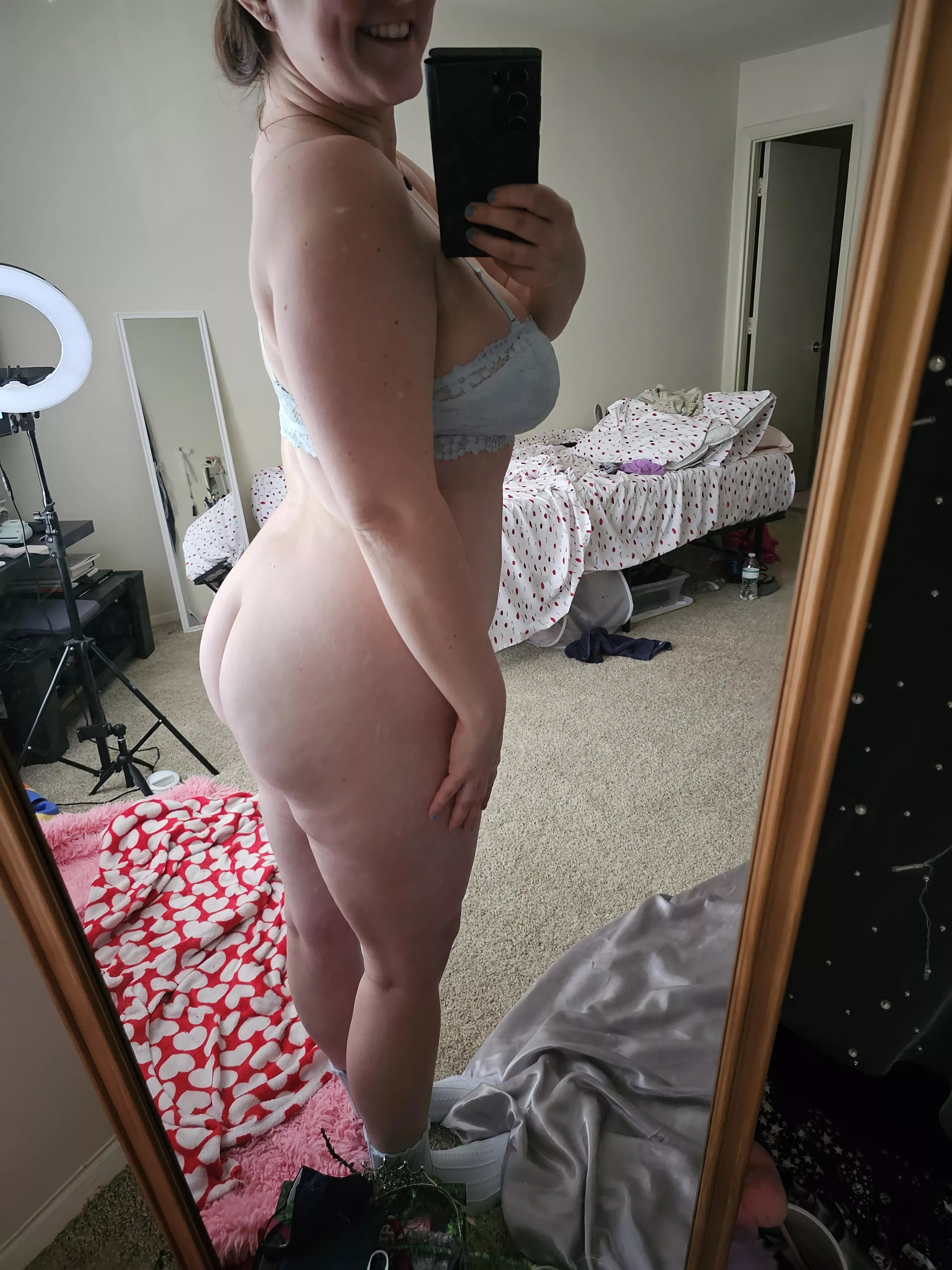 Turn this white ass rosey red posted by yourbakedbabe