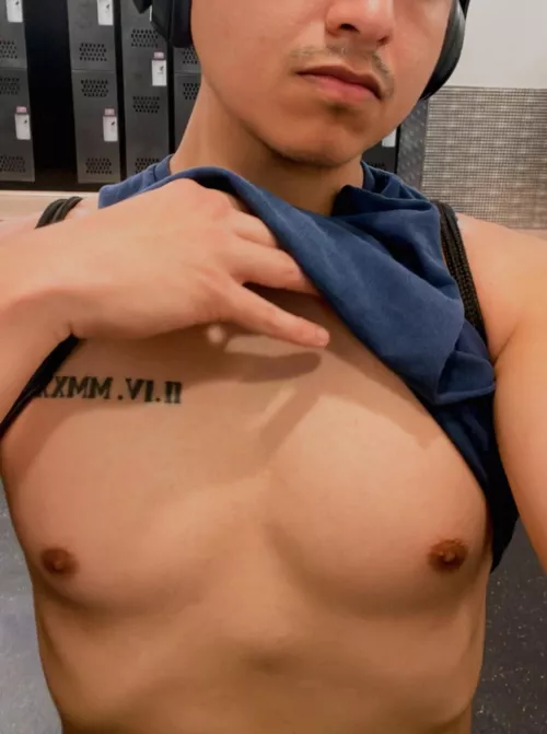 Use my chest as a wrist cushion 😏[23] by HotBoyMikey_32