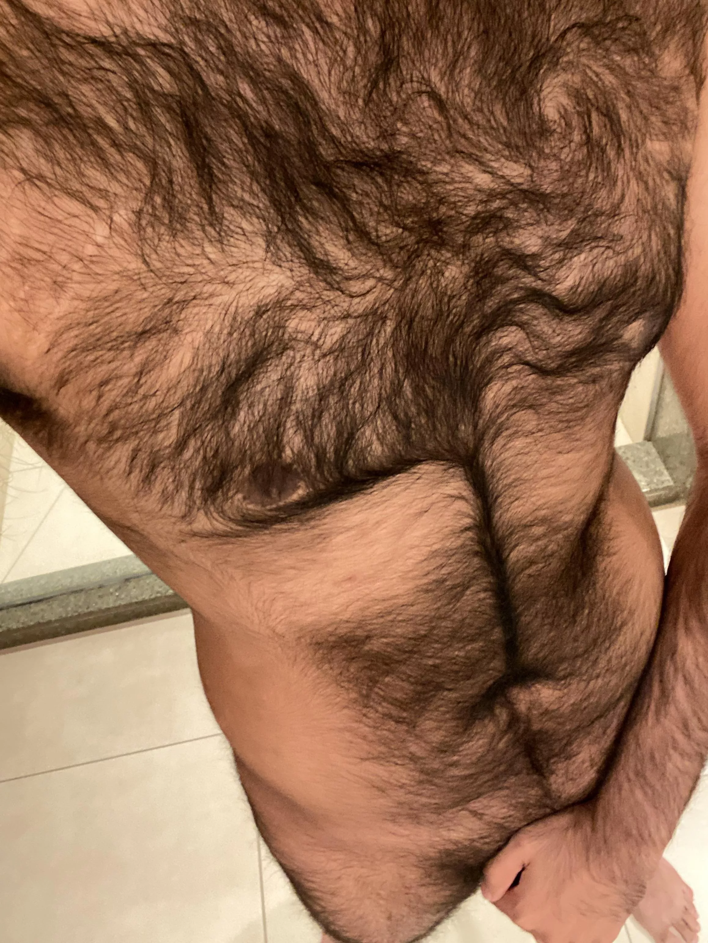 25 hung, hairy and horny. Looking for twinks, add: hung_hairy posted by Hung_hairyx