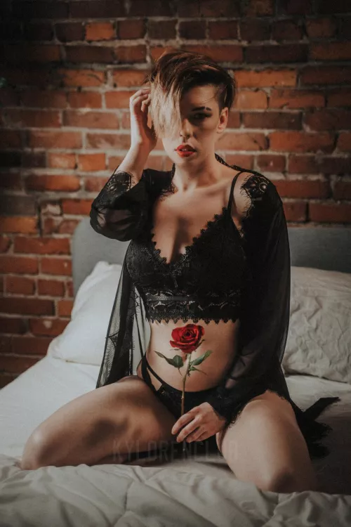 Any love for a short hair cutie? by KyloRenClub