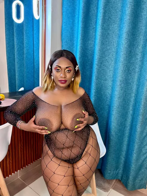 Are you still pumping your load inside me If tell you that I'm married? by Rozie_99