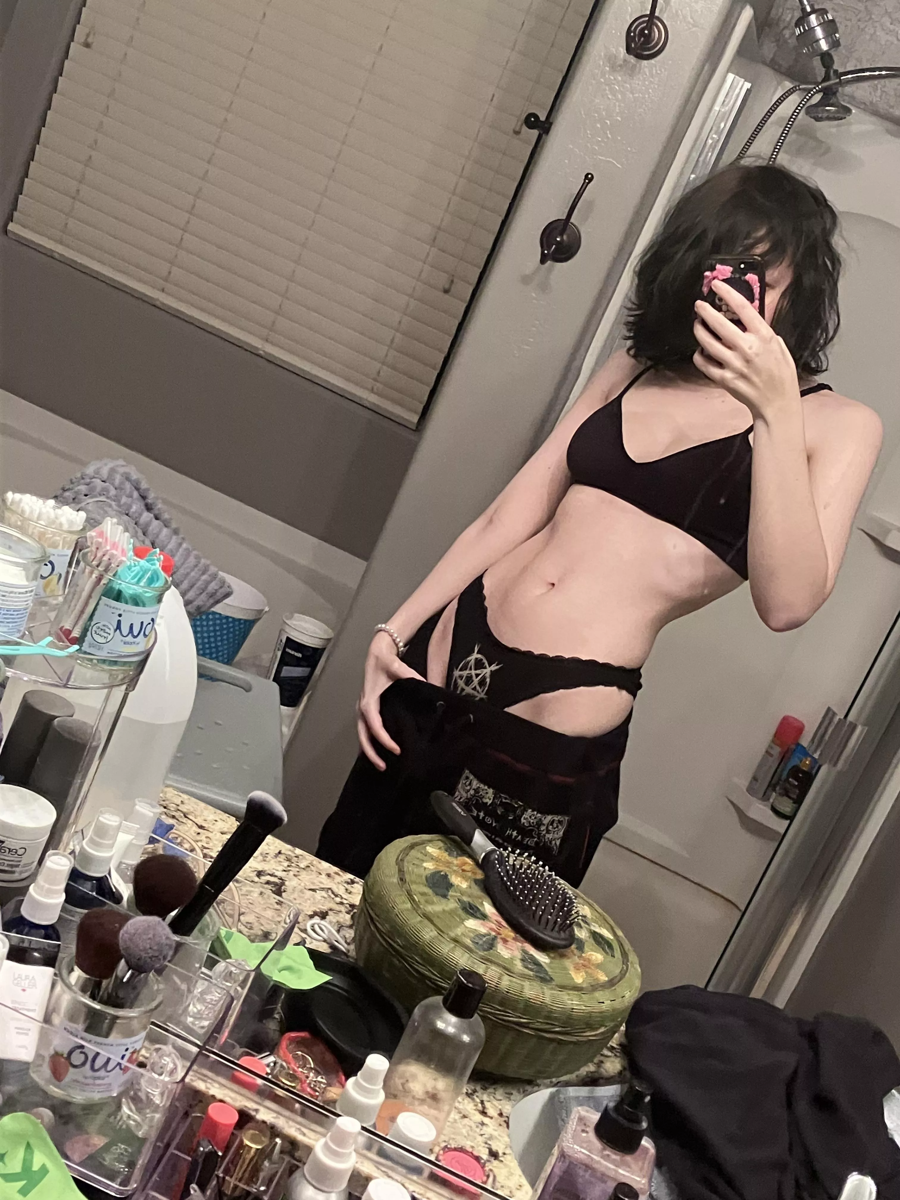 Damn I look good like this posted by BrokenBunnies