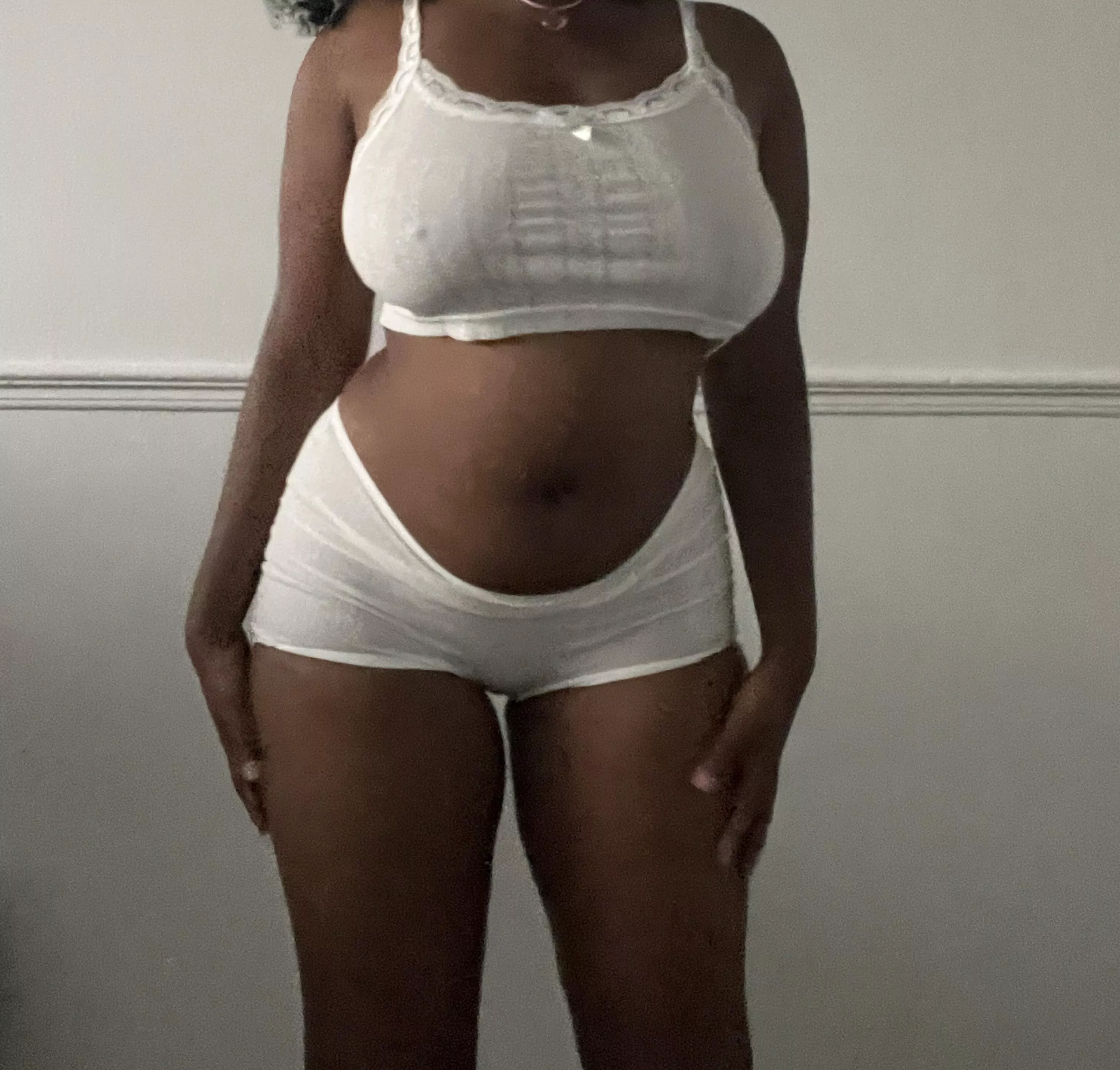 Does anyone want to play with me? posted by Curvycutie18