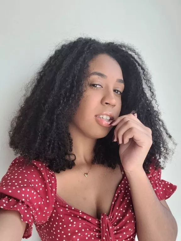 Does red look good on me? posted by charl0t33