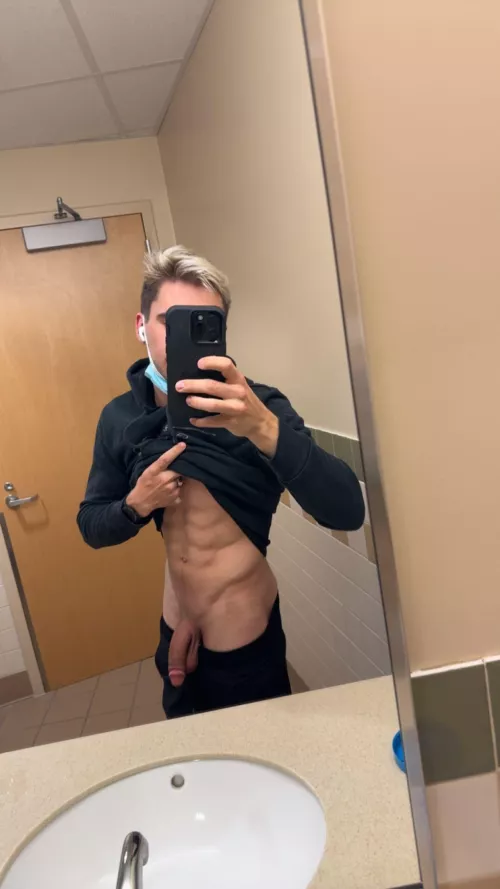 Get on your knees. [22] by Alp90921