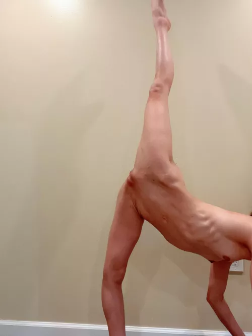 Im a little bit skinny but I can do a little different position for you:) by Kyoko_Abe