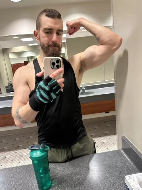 Is it a gym locker room pic if you don’t furrow your brow? by Chuggy_G