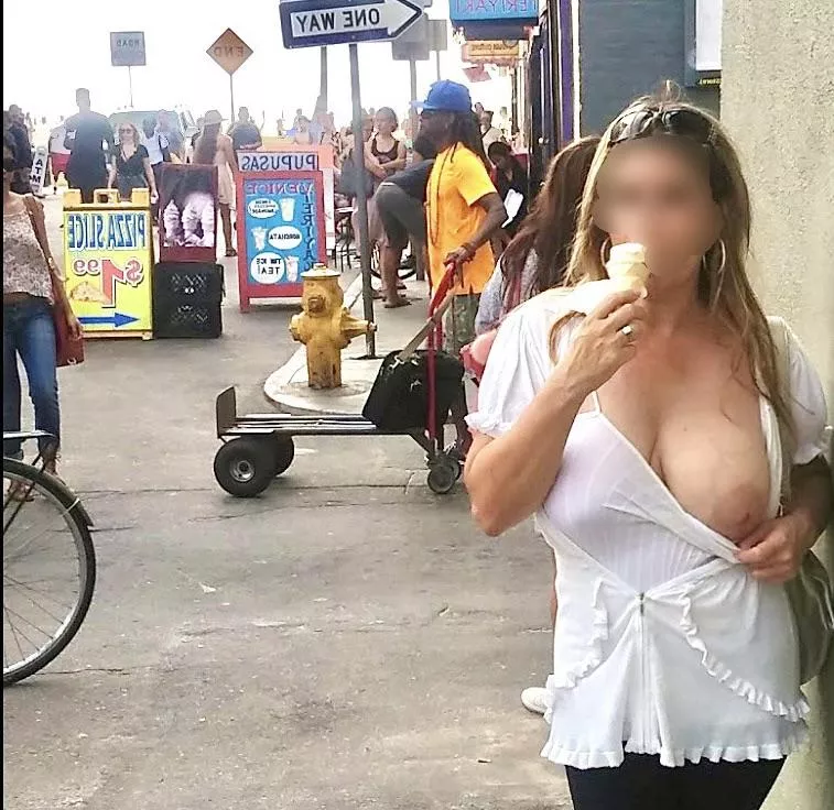 Love flashing my big tit at Venice boardwalk. SoCal hotwife posted by bustywifebicuckCA