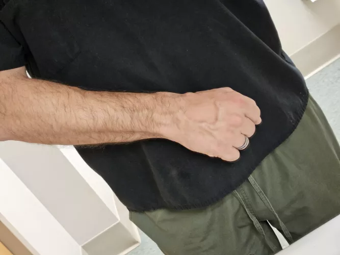 No big muscles here. by Rocguy3423