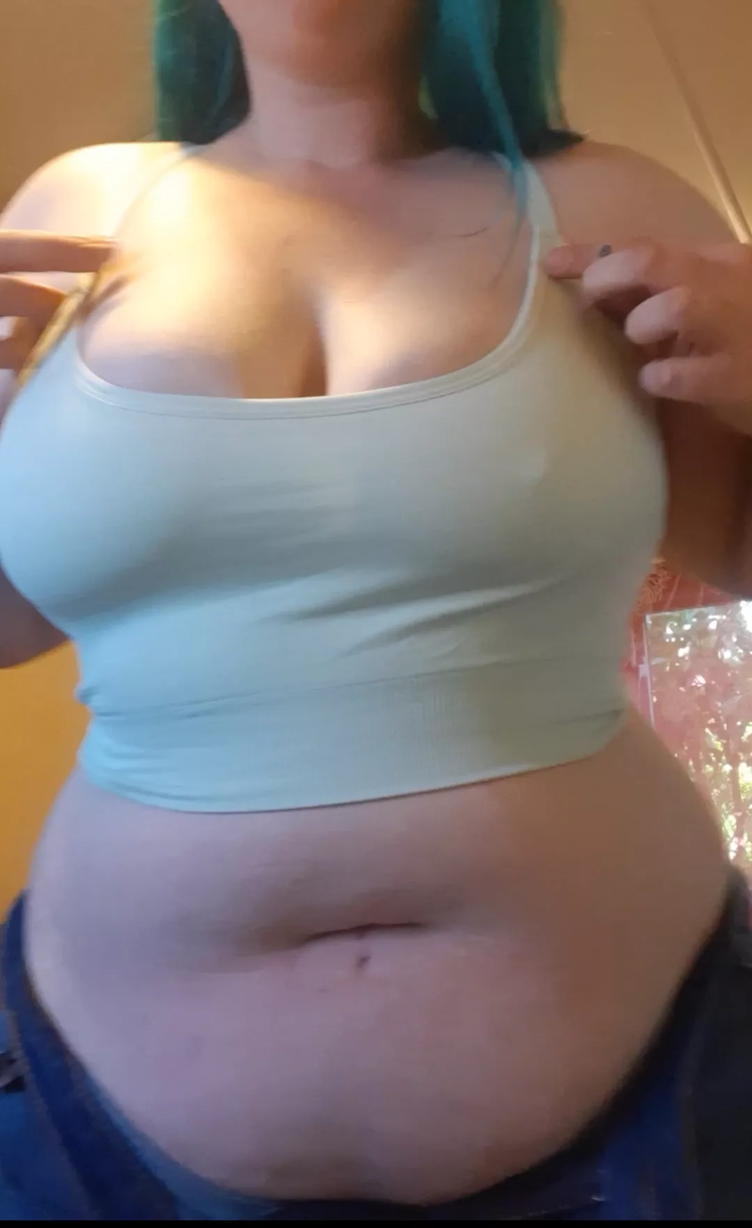 Reddit has helped this chubby lady increase my self-esteem and confidence, thank you 🥰 posted by SweetieSophiaa