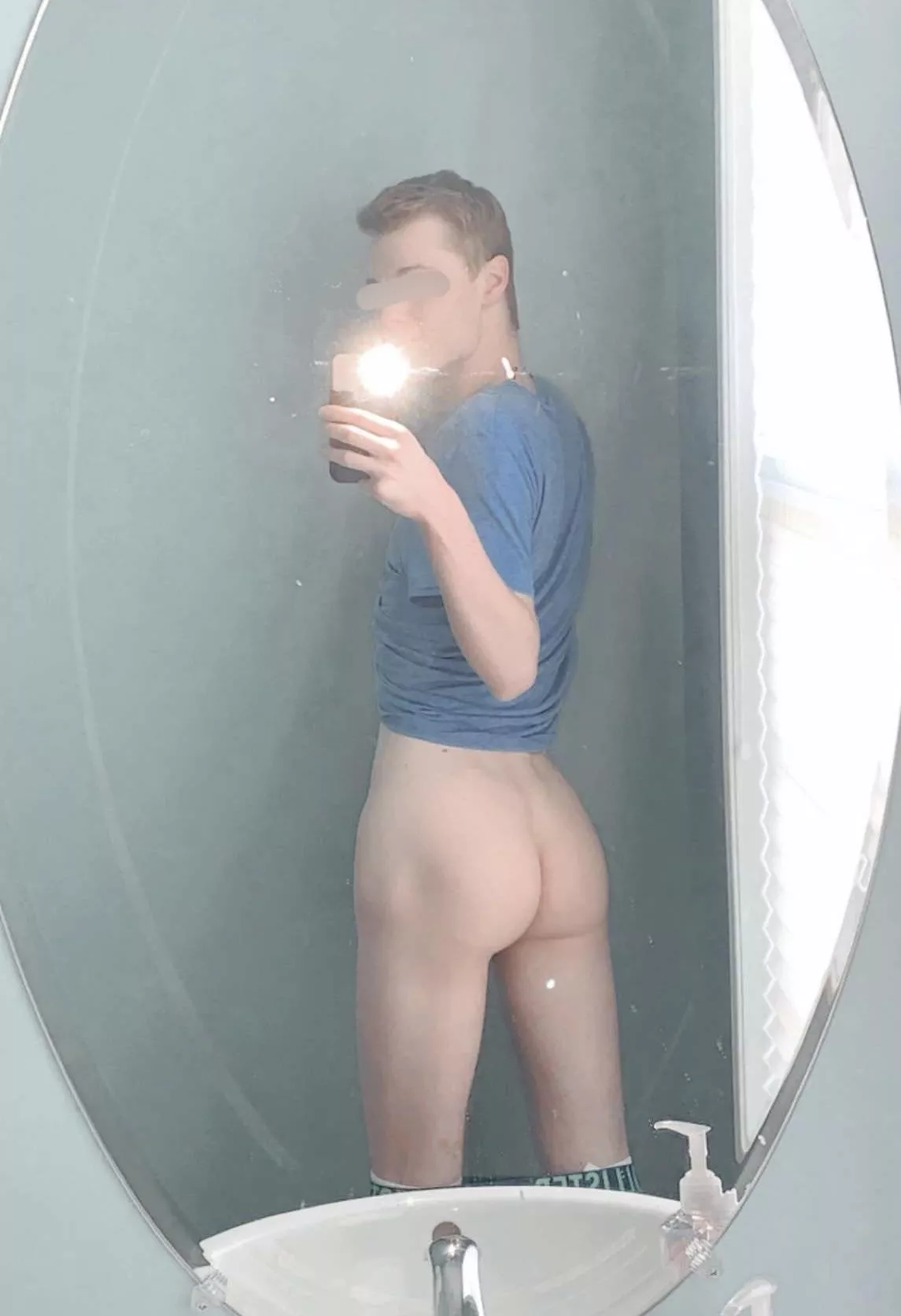 Who needs a new twink to love? posted by YourFemboyEmma
