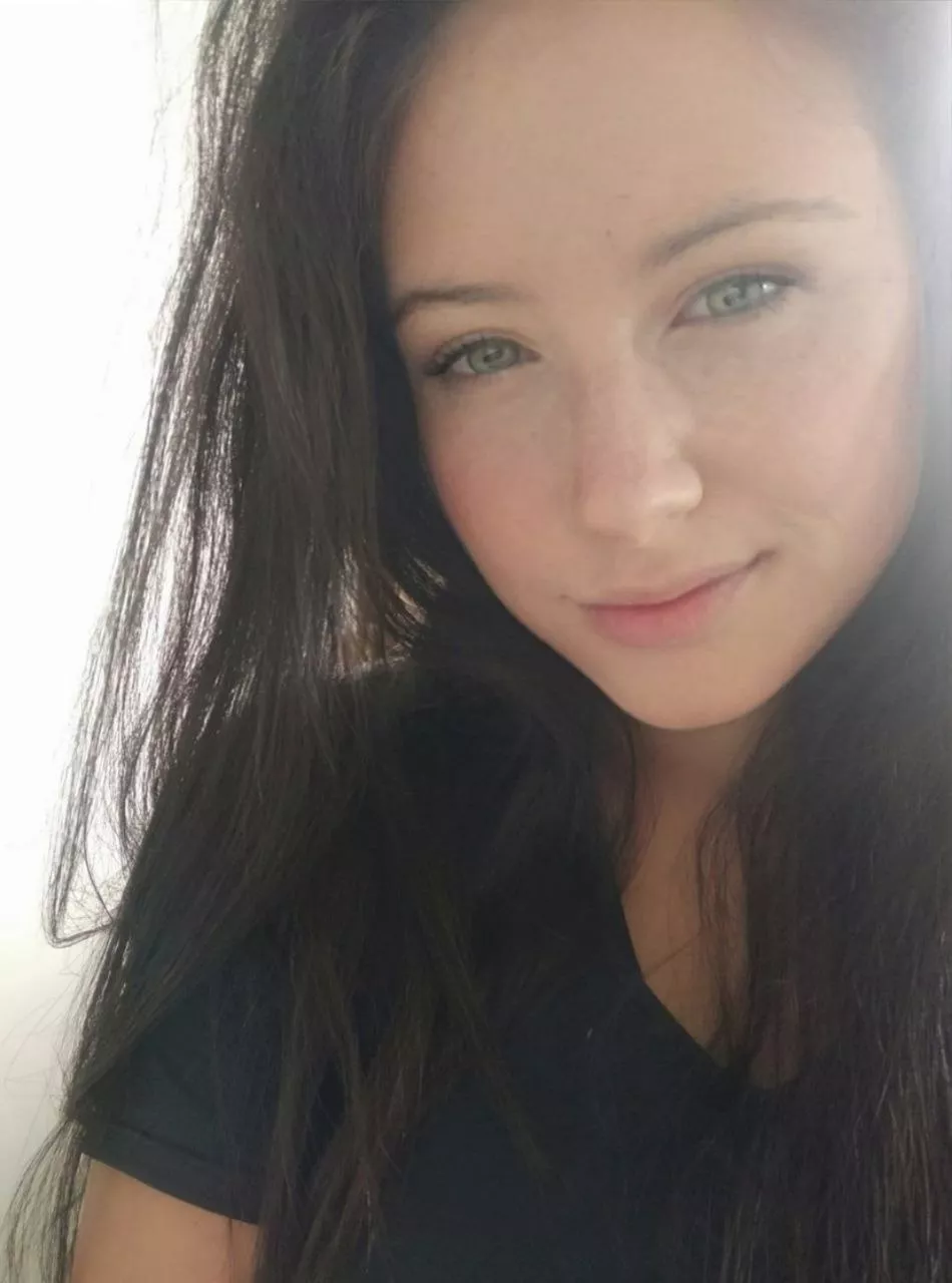 A selfie from college's bathroom [f18] posted by lizehetz