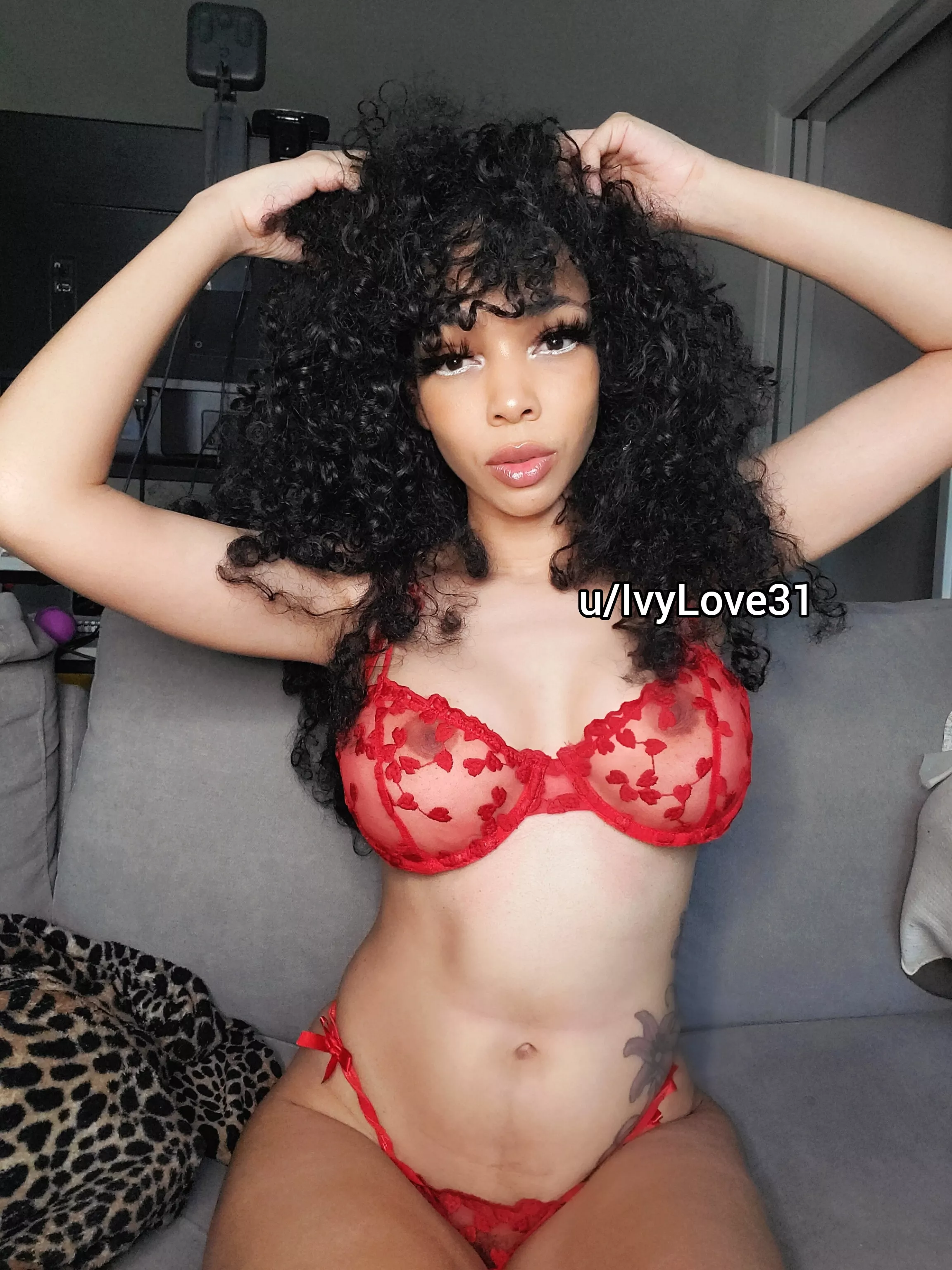 I need help taking off my bra posted by IvyLove31