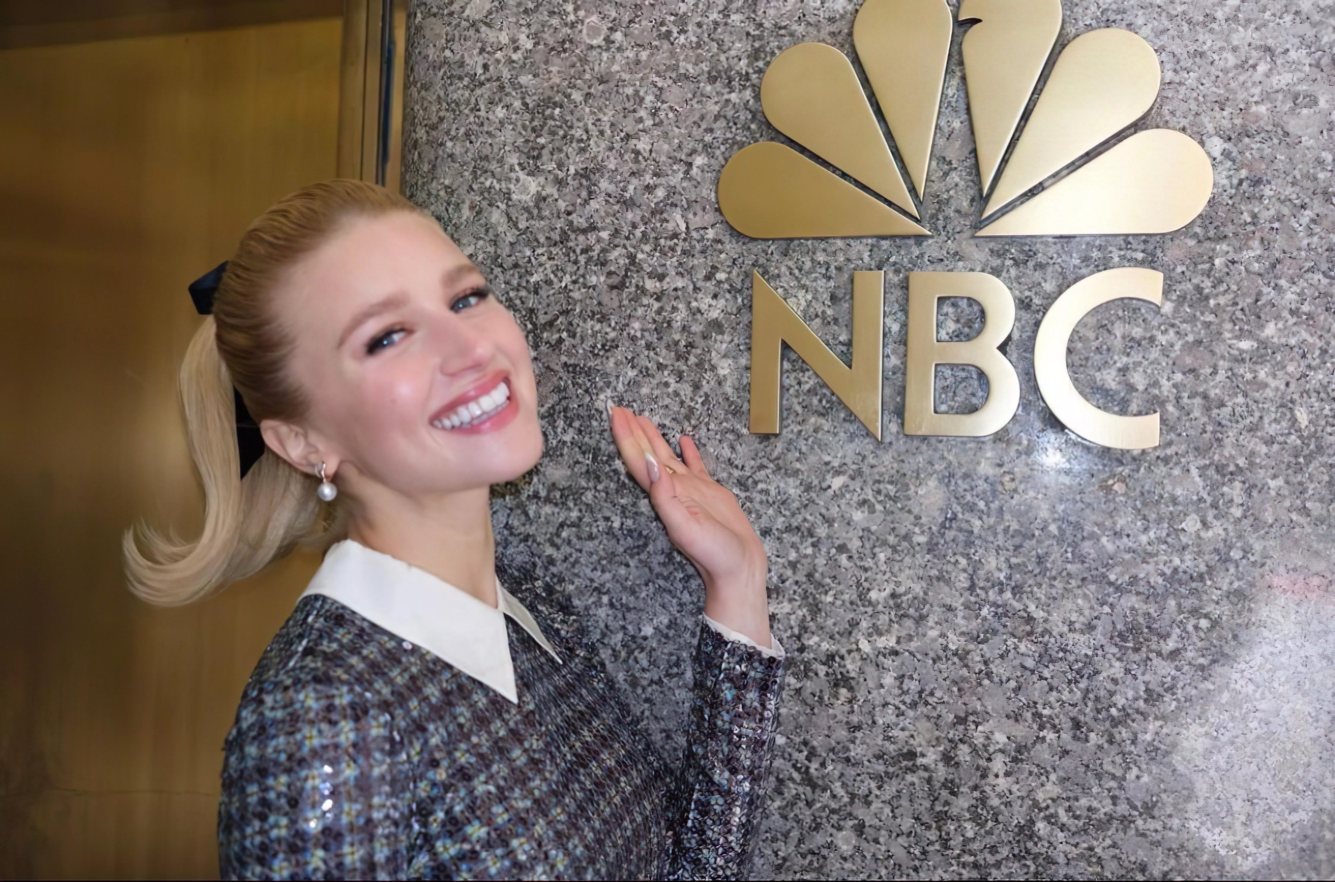 Julia Schlaepfer posted by cashmere1977-2