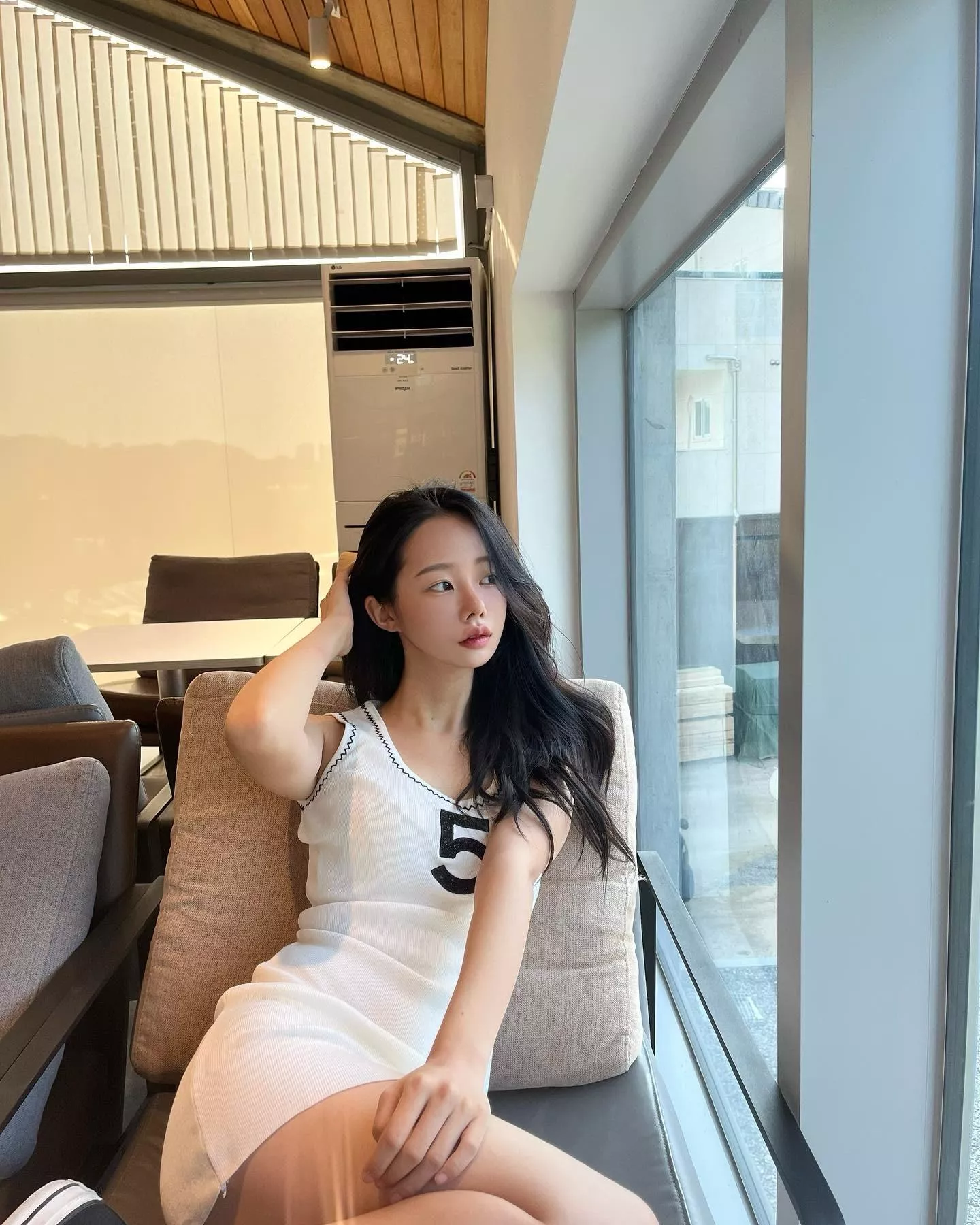 Looking for a neighbor with big strong hands to help me out ;D posted by Amelie_QA