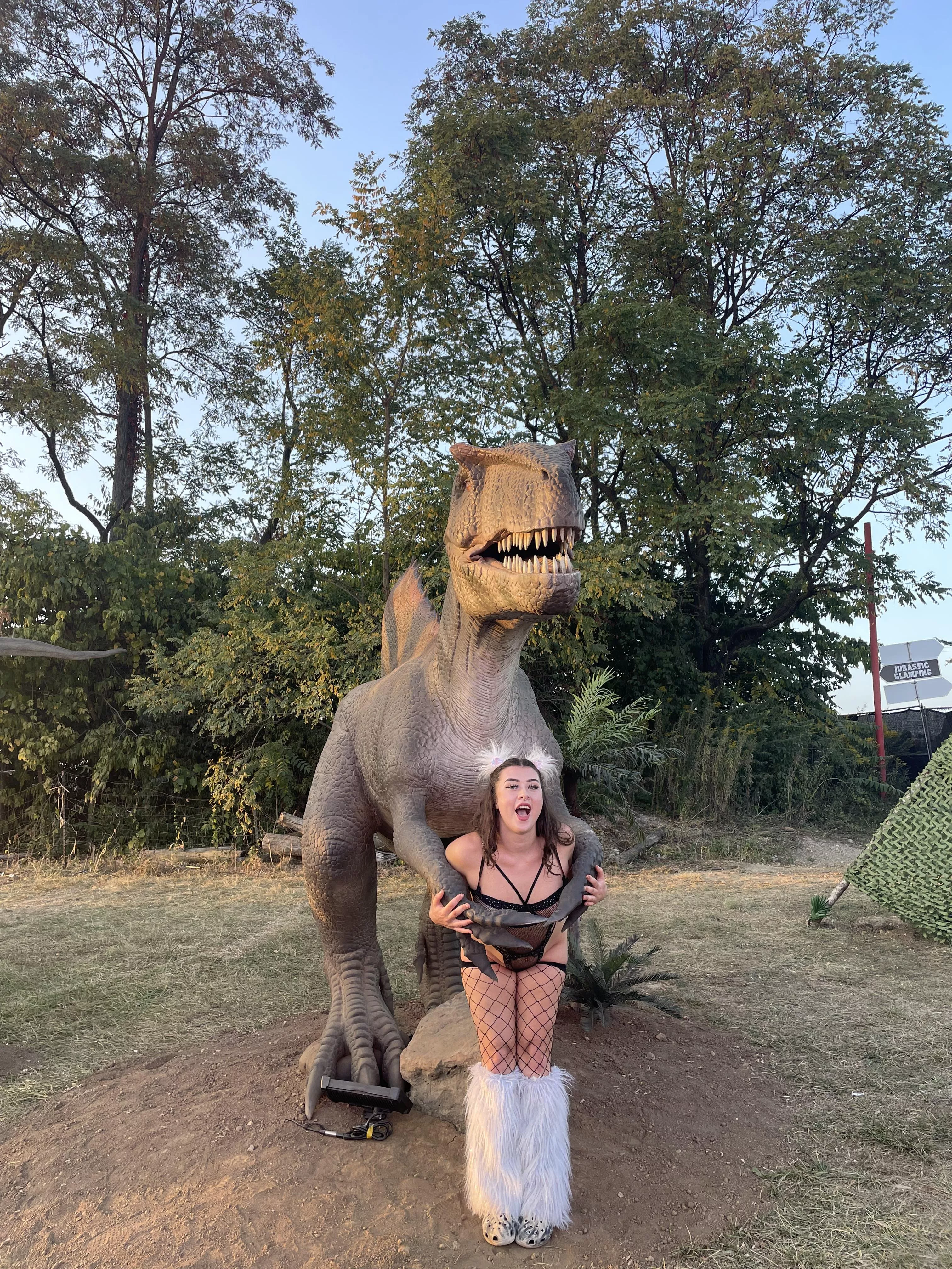 Omg the Dino at lost lands grabbed my tits!! posted by Cherrybombimbo